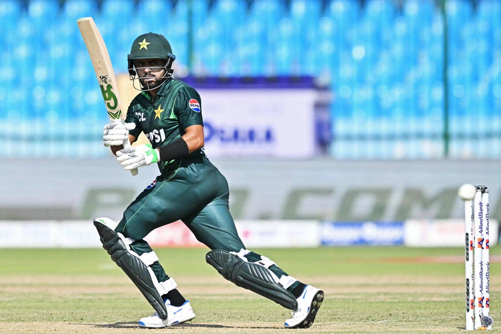 কোহলিকে হটিয়ে ওয়ানডের দ্রুততম ৬ হাজার বাবরের